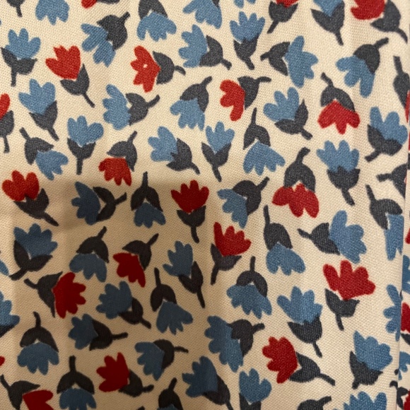 Vintage women’s button down shirt size m in like new condition - Picture 3 of 4